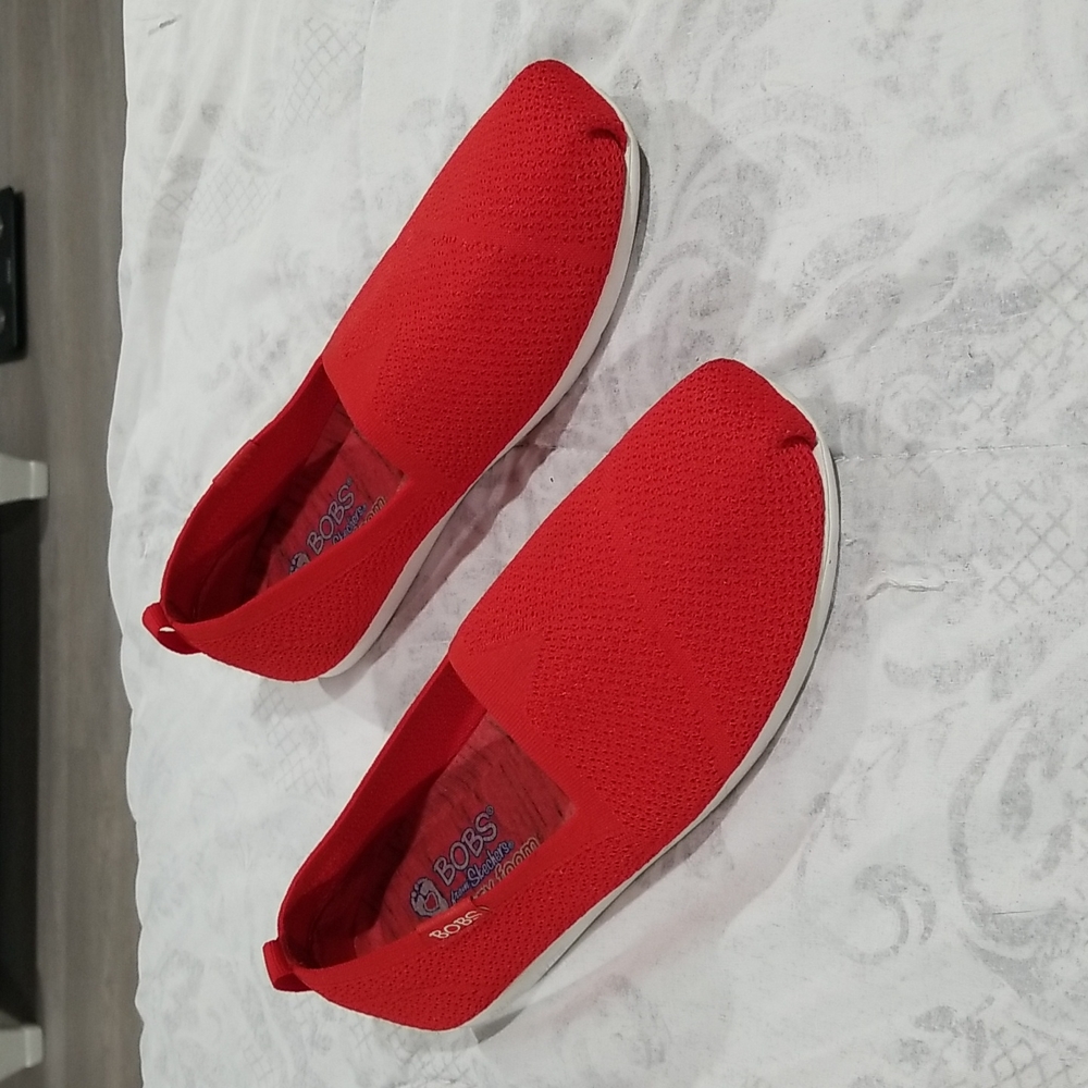 Like new red BOBS Sketchers Memory foam
